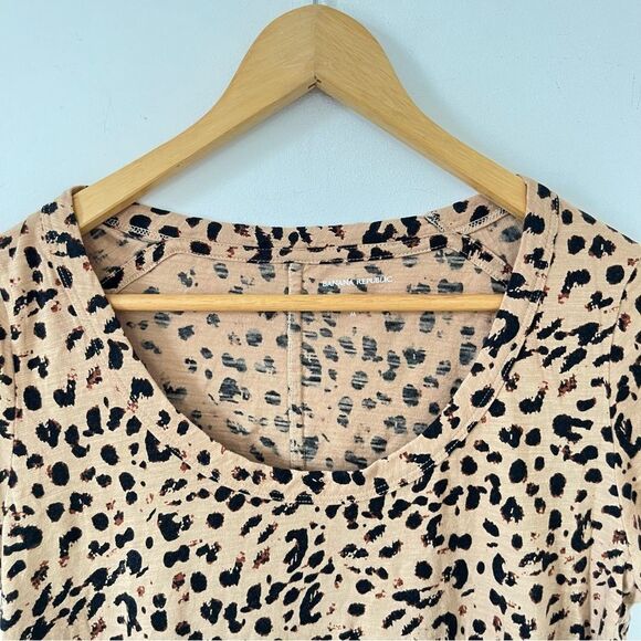 Banana Republic Cozy Slub Cotton Modal Camel‎ Animal Print T-shirt - Picture 6 of 6